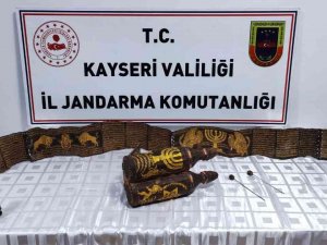Kayseri’de İ̇branice Yazılı Tevrat Ele Geçirildi