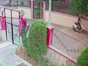 Herkesin Gözü Önünde Motosikleti Çaldılar