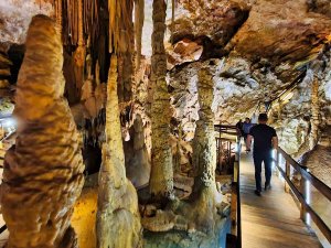 150 Milyon Yıllık Karaca Mağarası’nda Turizm Hareketliliği Devam Ediyor