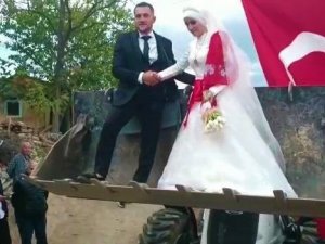 Operatör Damat, Gelinini Kız Evinden Kepçeyle Aldı