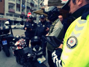 Afyonkarahisar’da ‘Aranan Şahıslar Ve Aranan Araçlar Uygulaması’