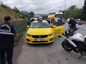 17 Yaşındaki Çocuk, Yolcu Olarak Bindiği Taksiyi Silah Zoruyla Gasp Etti
