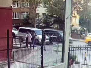 Anne Ve Kızına Yaya Geçinde Çarpan Sürücü Esnaftan Dayak Yedi