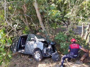 Kamyonet Şarampole Devrildi: 1 Yaralı