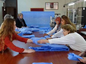 Yaşlısı Genci Birlikte Çalışıyor, Üreterek Kazanıyor