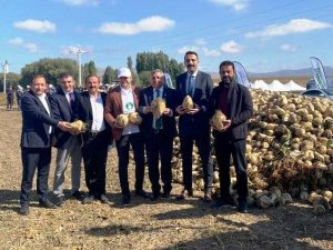 Belediye Başkanı Teke, “Altıntaş Kütahya’nın Pancar Ambarı”