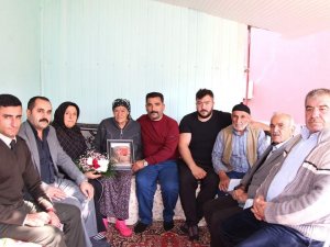 Komutan Ve Silah Arkadaşları, Şehit Uzman Çavuşu Unutmadı