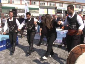 Trabzonlular, Trabzon Tanıtım Günleri İçin Üsküdar’da Horon İle Eğlendi