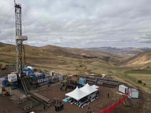 Kayak Merkezinde Jeotermal Sıcak Su Sondaj Çalışmalarına Başlandı