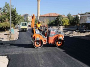 Sümer Mahallesi’nde Asfalt Serimi Başladı
