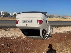 Kontrolden Çıkan Otomobil Takla Attı: 2 Yaralı