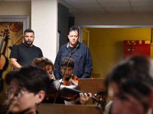 Kardeş Belediyeden İ̇ki Elin Sesi Var’a Tam Not