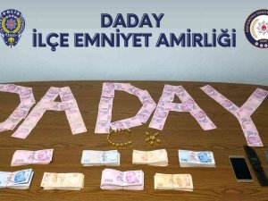 Vatandaşlardan Zorla Haraç Alan Şahıslara Operasyon: 104 Bin Tl Ele Geçirildi