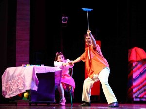 Şehir Tiyatrosunda Perde Açıldı