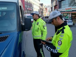Minibüs Ve Halk Otobüslerine Fazla Yolcu Denetimi