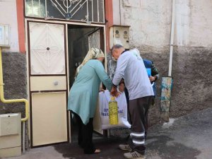 Şehitkamil’de Dar Gelirli Ailelere Gıda Yardımı