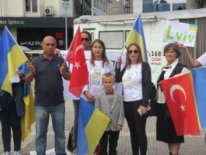 Samsun’daki Ukraynalılar Füze Saldırısını Protesto Etti
