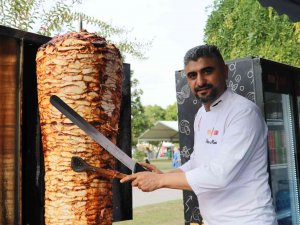 "Piton Döner" Adana Lezzet Festivali’nde Yoğun İlgi Gördü