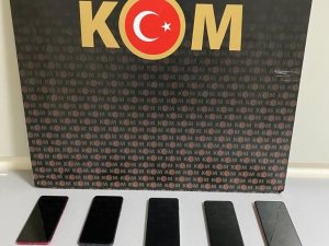 Samsun’da Kaçak Cep Telefonu Ele Geçirildi