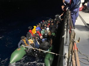 Yunanistan’ın İttiği 38 Düzensiz Göçmen Kurtarıldı