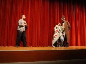 “Ziyafet Sofrası” Başakşehirli Tiyatro Severlerle Buluştu