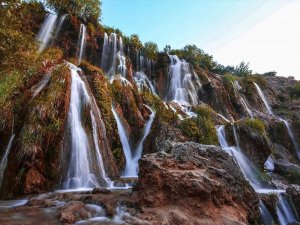 Girlevik Şelalesi Her Mevsim Ziyaretçilerini Ağırlıyor
