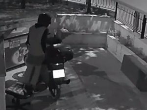 Başkentteki Motosiklet Hırsızları Kamerada