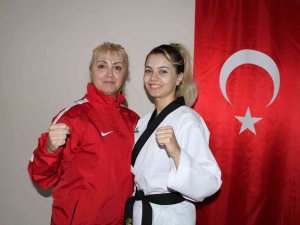 Annesinin İzinden Giderek Uluslararası Bir Tekvandocu Oldu