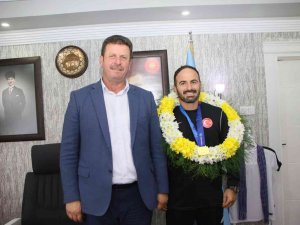 Başkan Soykan Şampiyon Sporcuyu Ağırladı