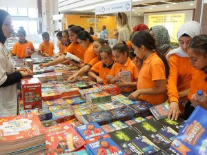 Gaziantepliler Sevdikleri Kitap Ve Yazarlarla Buluşuyor