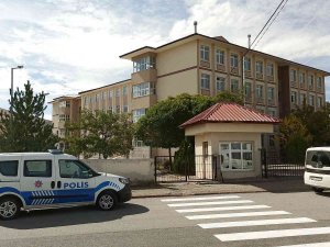 Bayrak Tartışması Kanlı Bitti