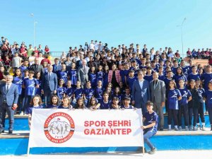 ‘Spor Şehri’nin Okullarına Spor Malzemesi Desteği