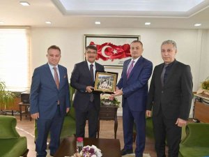 Şehzadeler İçin Elbirliğiyle Çalışıyorlar