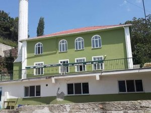 Cami Çatısından Düşen Vatandaş Yaralandı