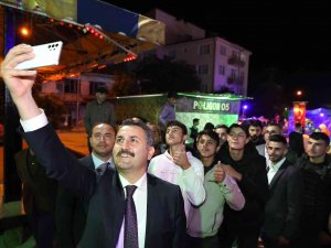 Asırlık Zile Panayırında Başkan Eroğlu’na Yoğun İlgi