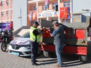 Traktör Sahiplerine ’’Reflektör’’ Uyarısı
