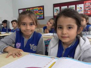 Öğrenciler, Depreme Dayanıklı Okullarda Eğitim Görüyor