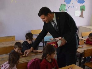 Şemdinli Kaymakamı Taşgın Köy Ve Okul Ziyaretlerine Devam Ediyor