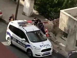 Küçükçekmece’de Kaçak Göçmenlerin Yaşadığı Eve Polis Baskını