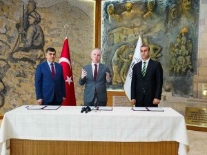 İ̇mzalar, Öğretmenler Ortaokulu İçin Atıldı