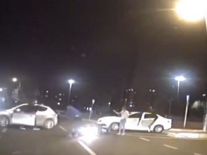 Pendik’te Kaza Yapan Sürücüler Yol Ortasında Tartıştı
