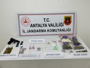 Manavgat’ta Uyuşturucu Ticaretine Jandarma Engeli: 1 Gözaltı