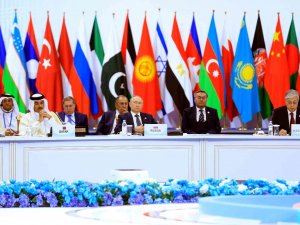 Putin: "Asya Ülkeleri, Dünya Ekonomisinin Büyümesinde Kilit Rol Oynuyor"