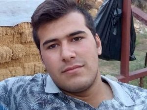 Kamyonetle Çarpışan Motosikletli Kurye Hayatını Kaybetti