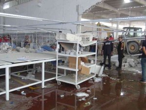 İ̇şçiler Çalışırken Fabrikanın Duvarı Çöktü