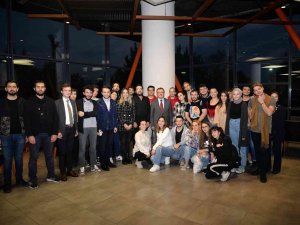 Rektör Kılavuz, Misafir Öğrencilerle Buluştu