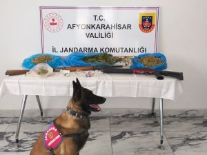 Jandarma Şüphe Üzerine Durdurduğu Araçta Eroin Ele Geçirdi