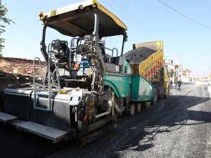 Karatay’da Yol Çalışmalarına Devam Ediyor