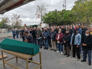 Kadıköy’deki Patlamada Ölen Mustafa Karahan Son Yolculuğuna Uğurlandı