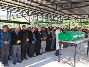 Kazada Hayatını Kaybeden Genç Kurye Toprağa Verildi